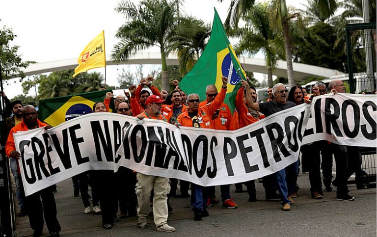 Greve Dos Petroleiros - Patria Latina